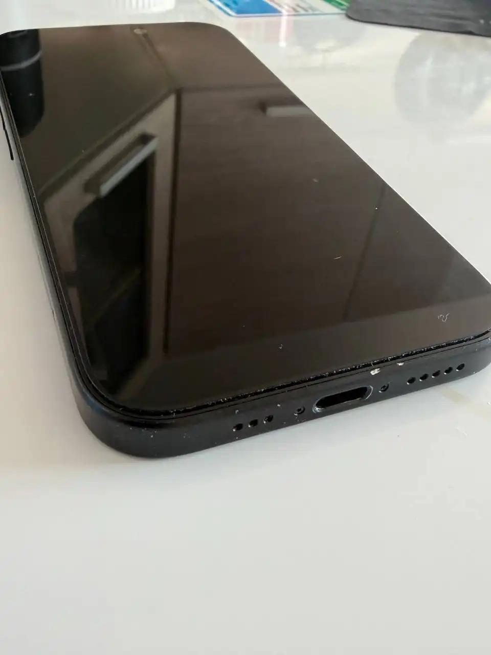 Продам Айфон 15 128G с защитным стеклом