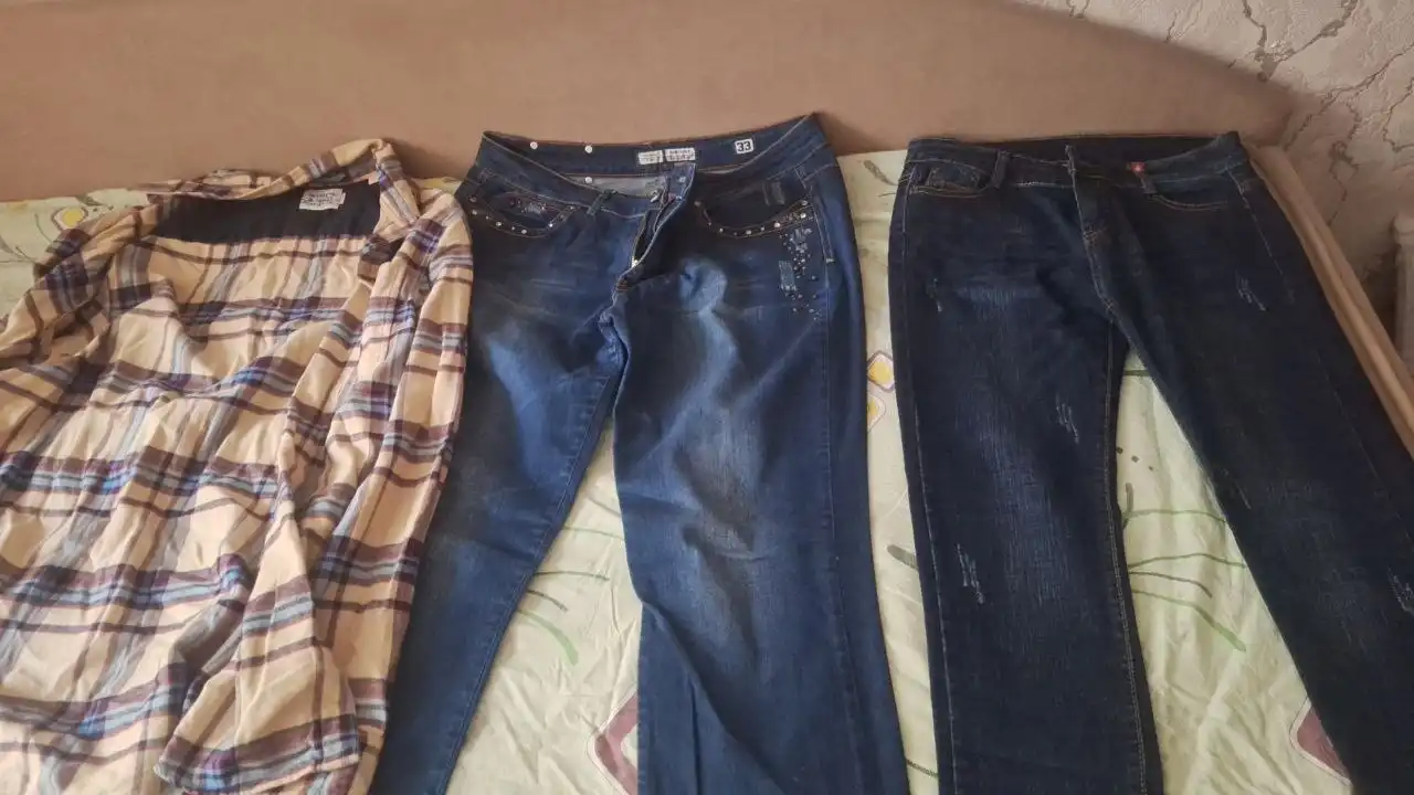 Джинсы и одежда большой выбор