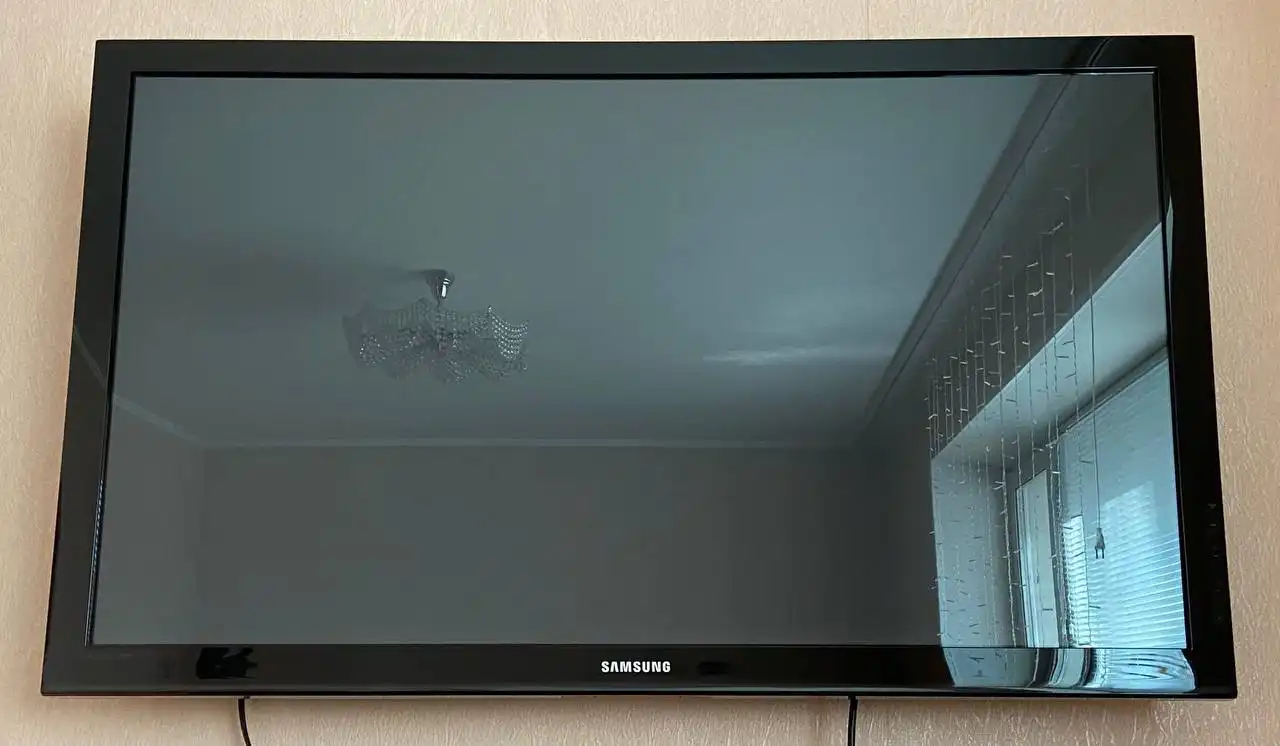 Продам плазменный телевизор Samsung (119x72)