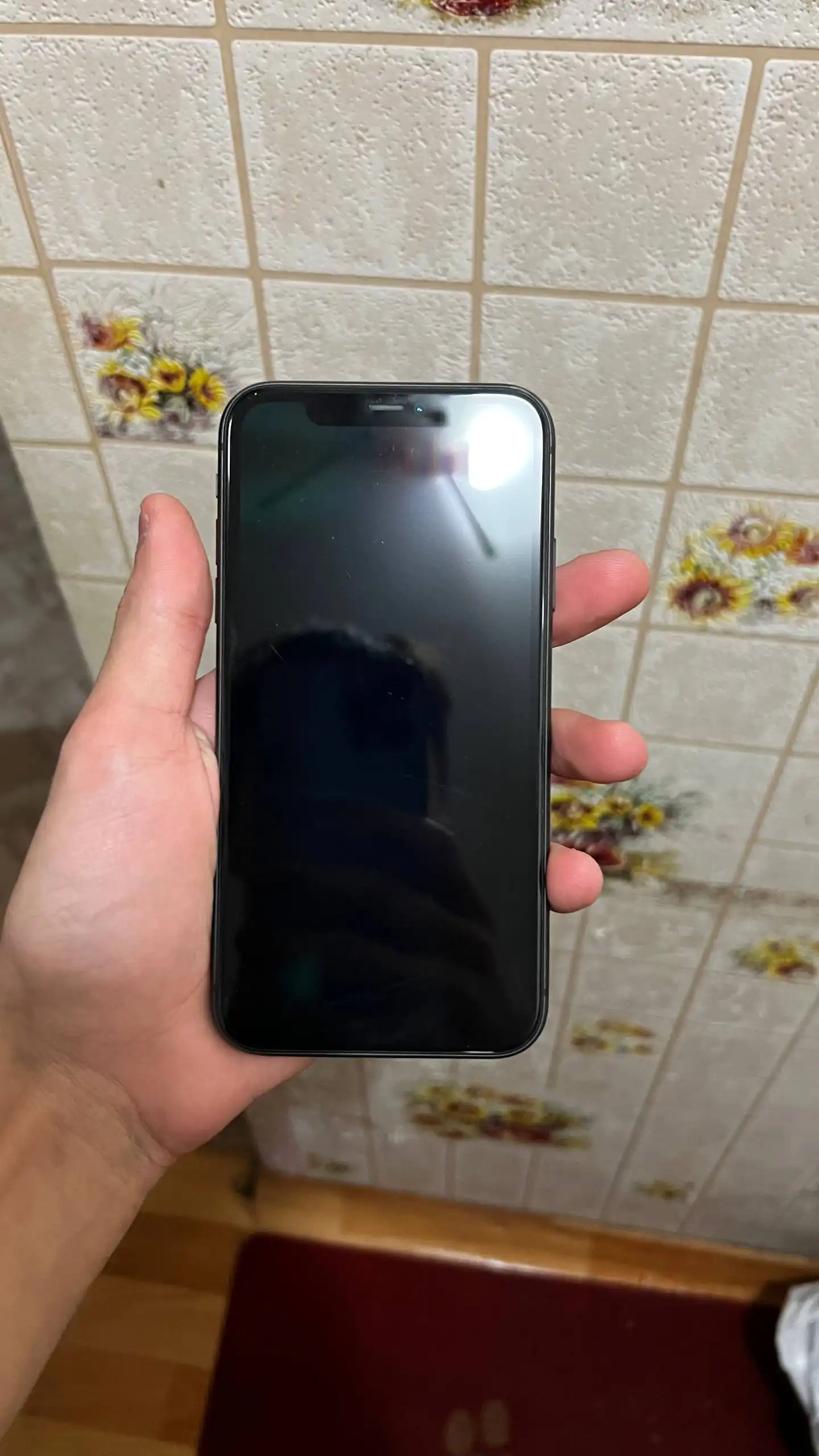 Продам iPhone 11 64 ГБ с аккумулятором 73%