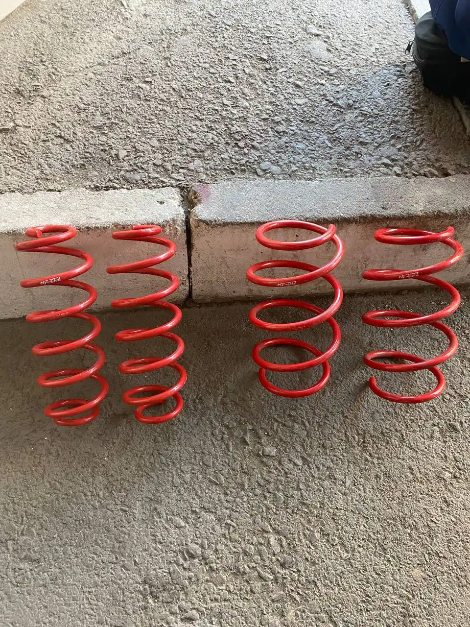 Продажа усиленных пружин б/у на Toyota Prius