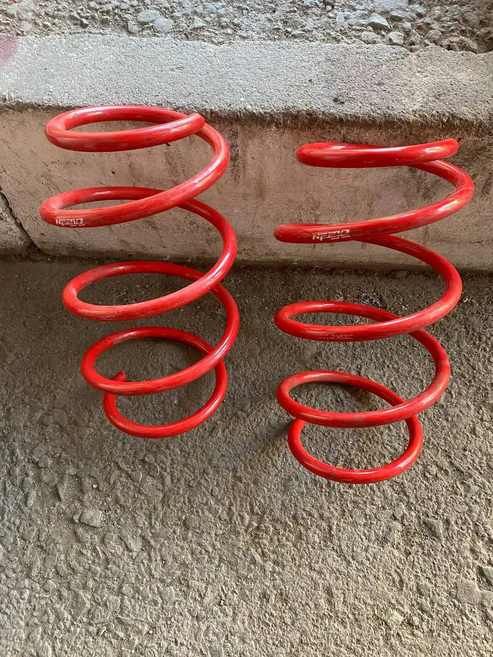 Продажа усиленных пружин б/у на Toyota Prius