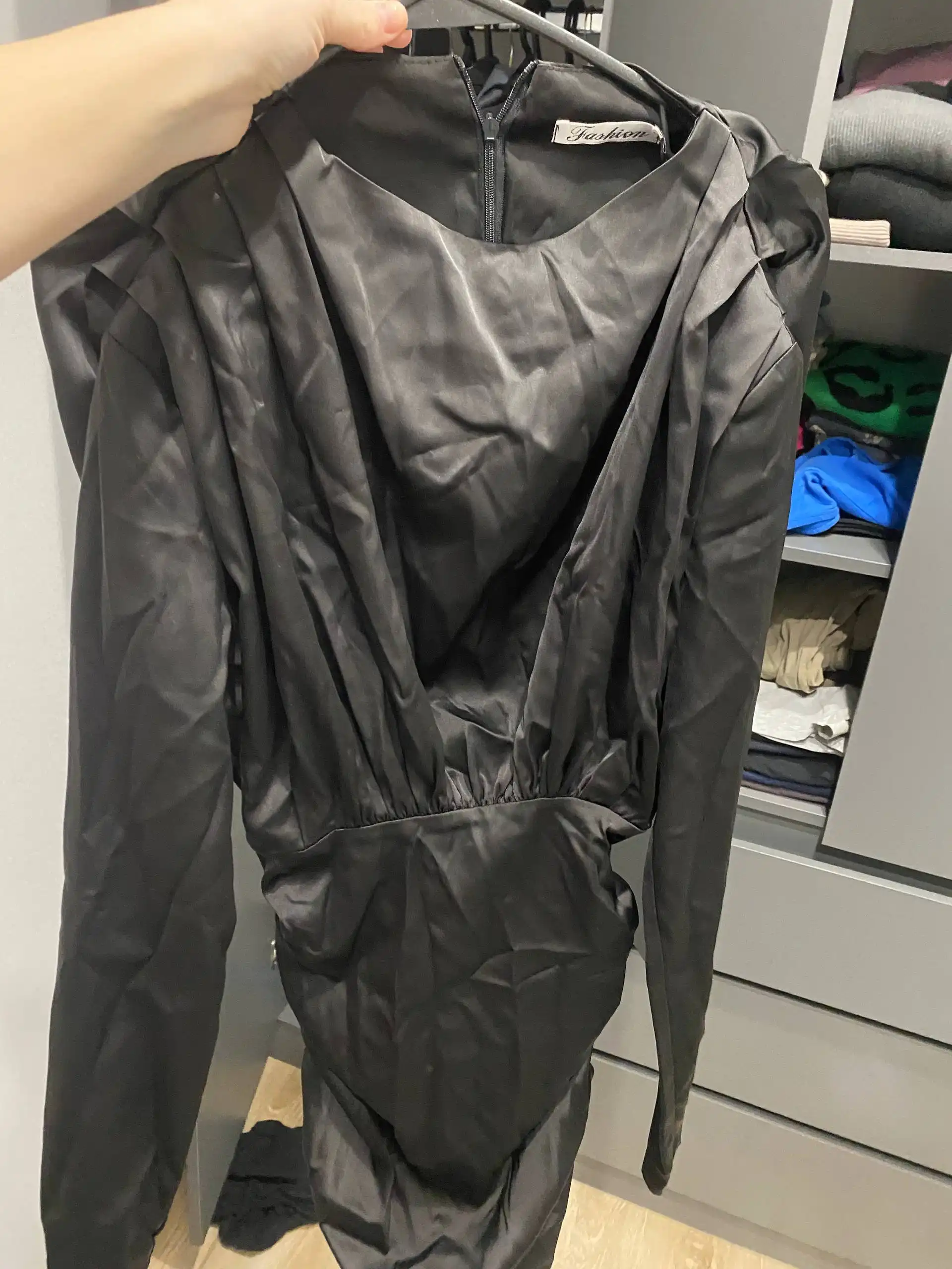 Отдам два платья за чокопай