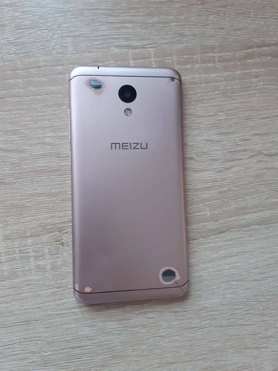 Продам два разбитых телефона Honor