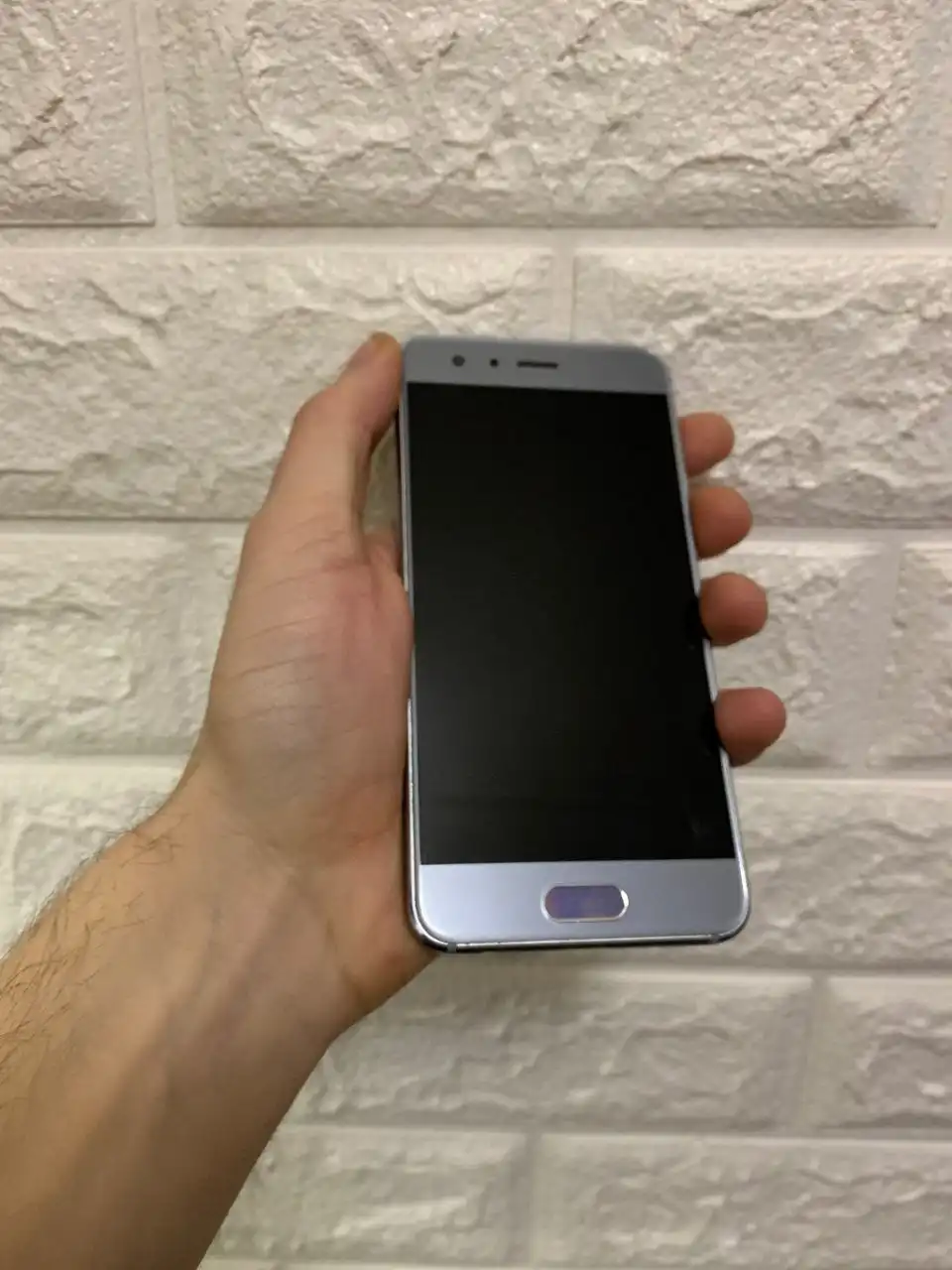 Смартфон Honor 9 в отличном состоянии