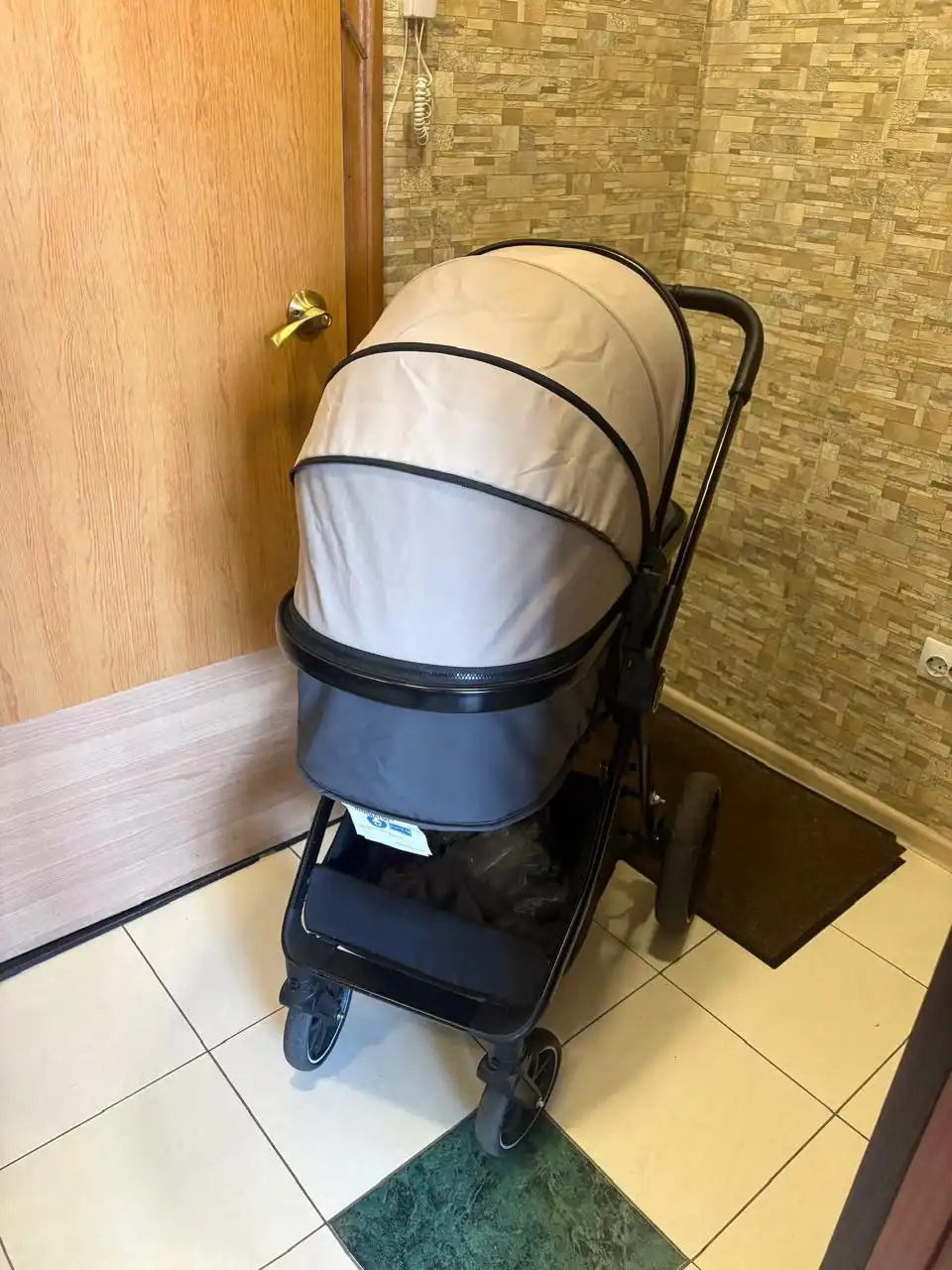 Продам коляску 3 в 1 с автолюлькой и комплектом аксессуаров