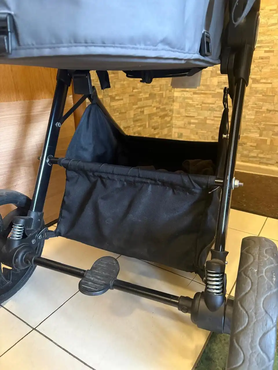 Продам коляску 3 в 1 с автолюлькой и комплектом аксессуаров