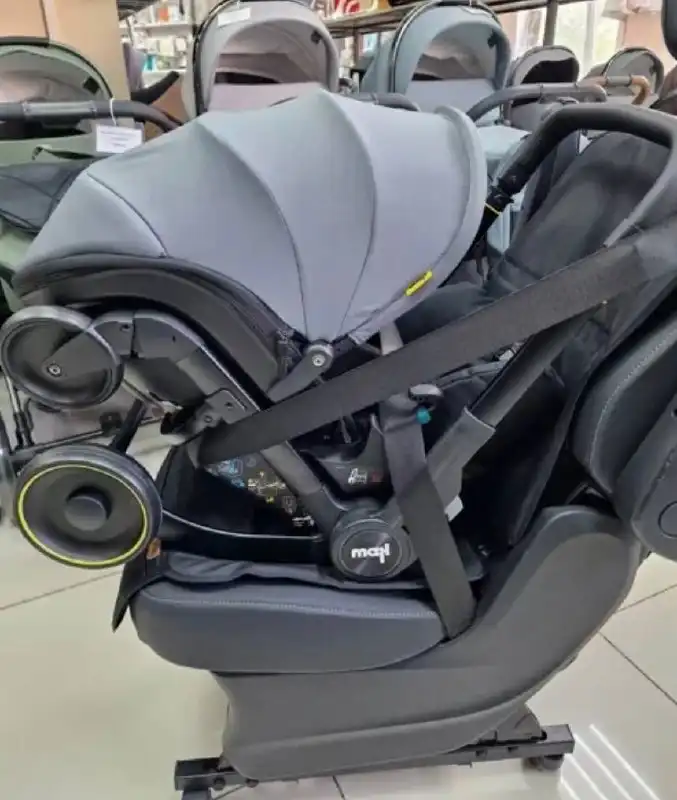 Продам коляску-авто люльку MAX 5в1