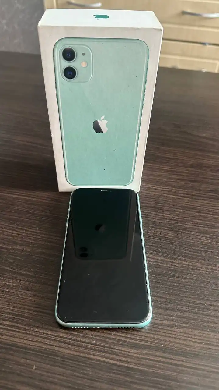 Продам iPhone 11 128 гб в хорошем состоянии