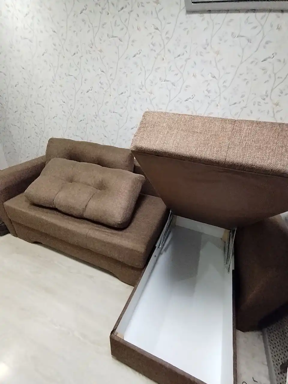 Продам диван 140х200