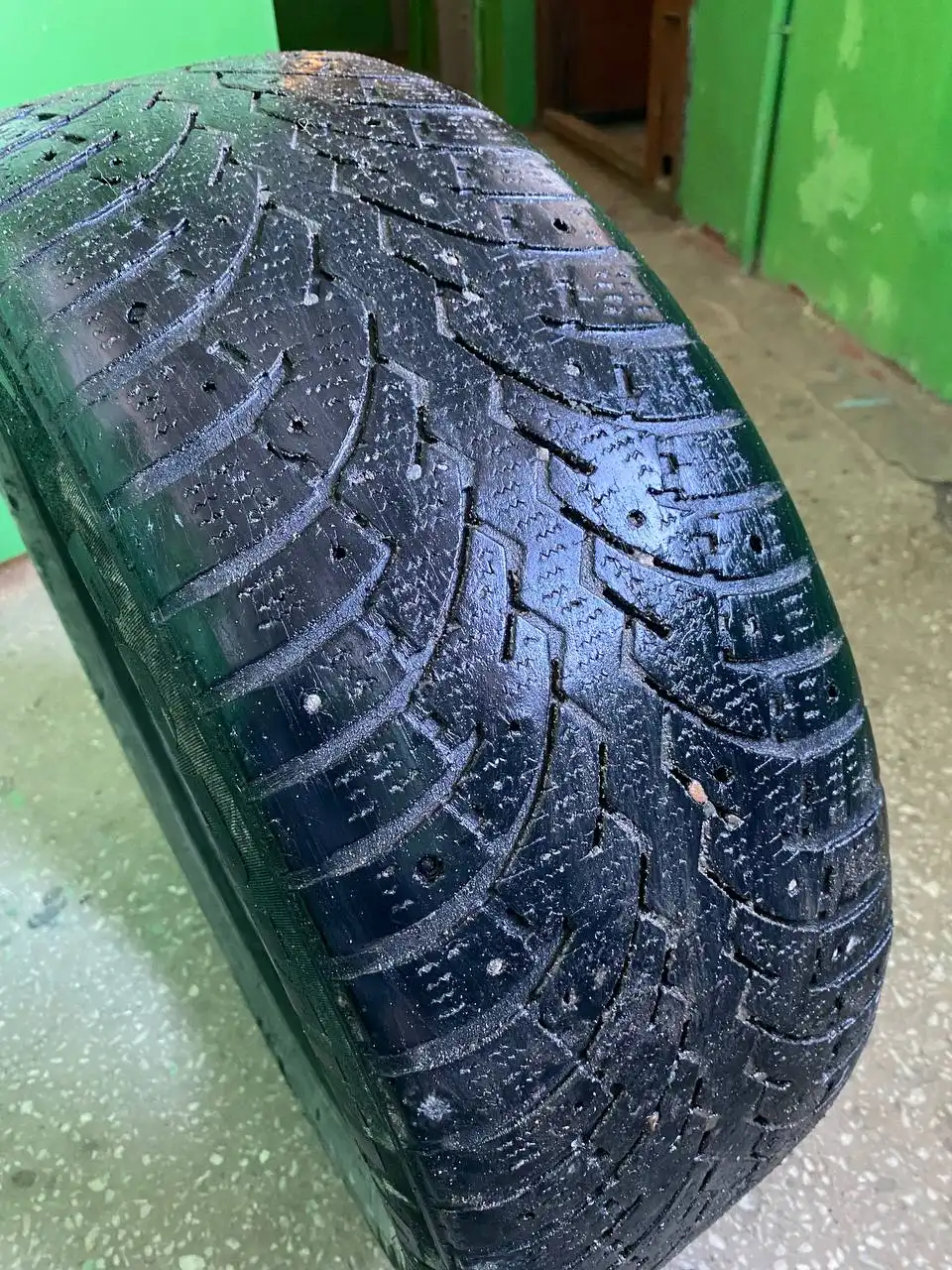 Продажа зимней резины 215/55 R17 с износом 40%
