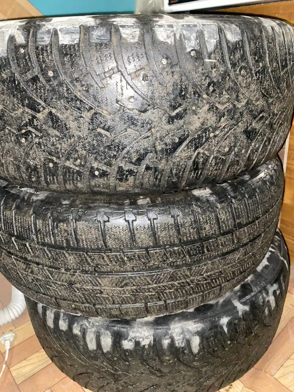 Продажа зимней резины 215/55 R17 с износом 40%