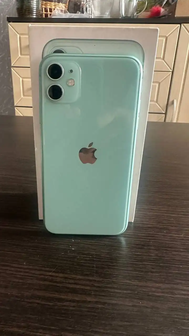 Продам iPhone 11 128GB в хорошем состоянии