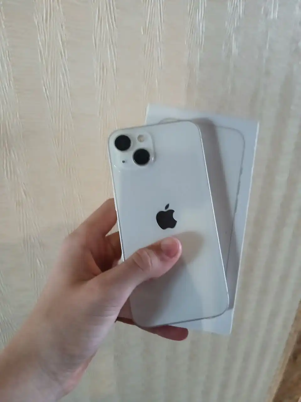 Продам iPhone 13 в отличном состоянии