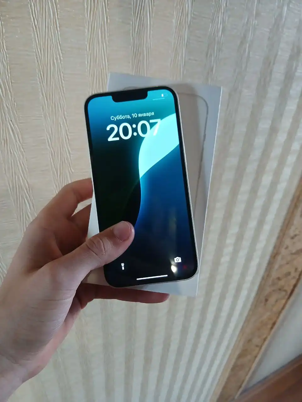 Продам iPhone 13 в отличном состоянии