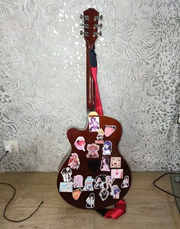 Продам гитару в отличном состоянии