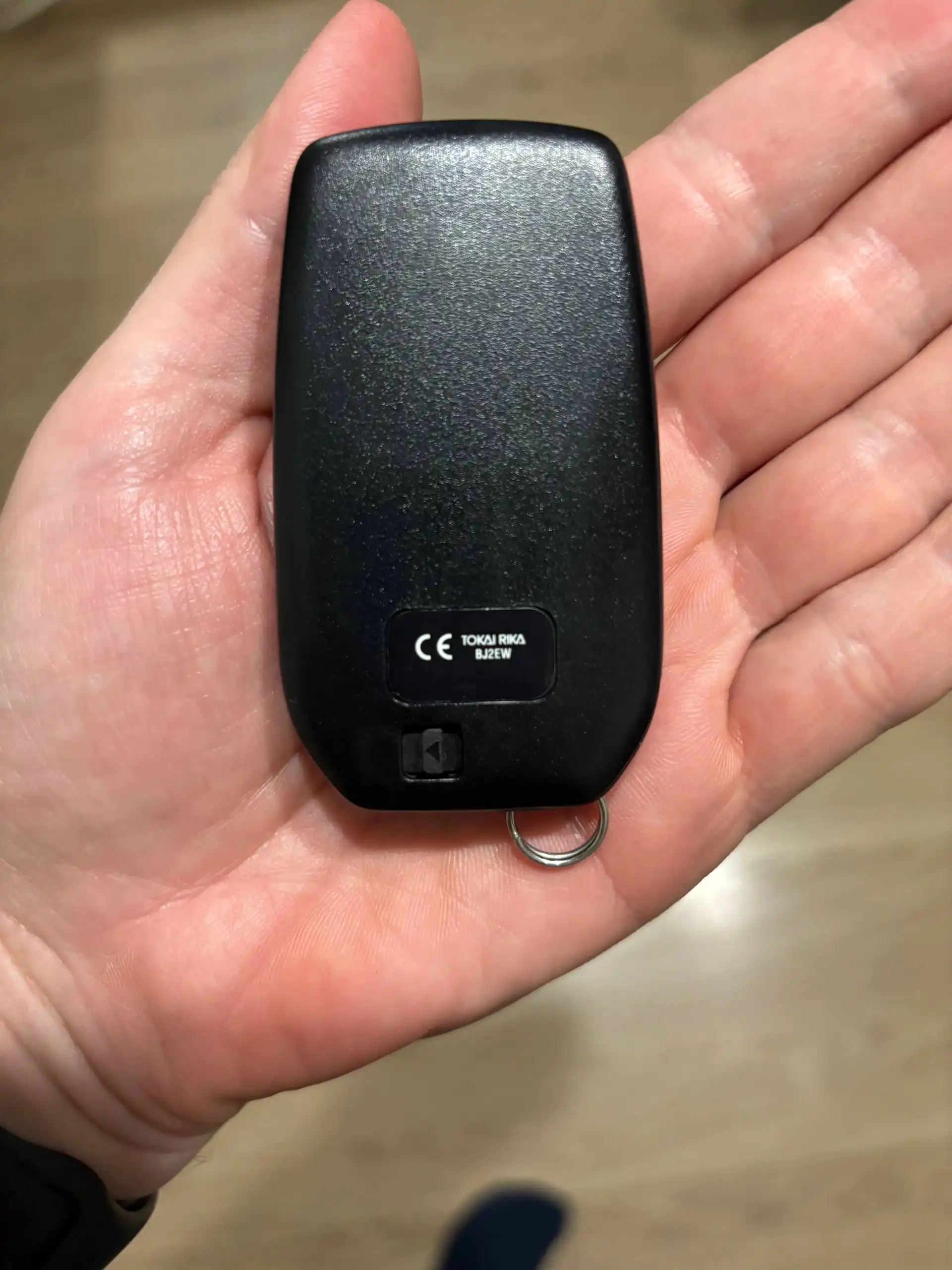 Продам смарт-ключ на Land Cruiser 200