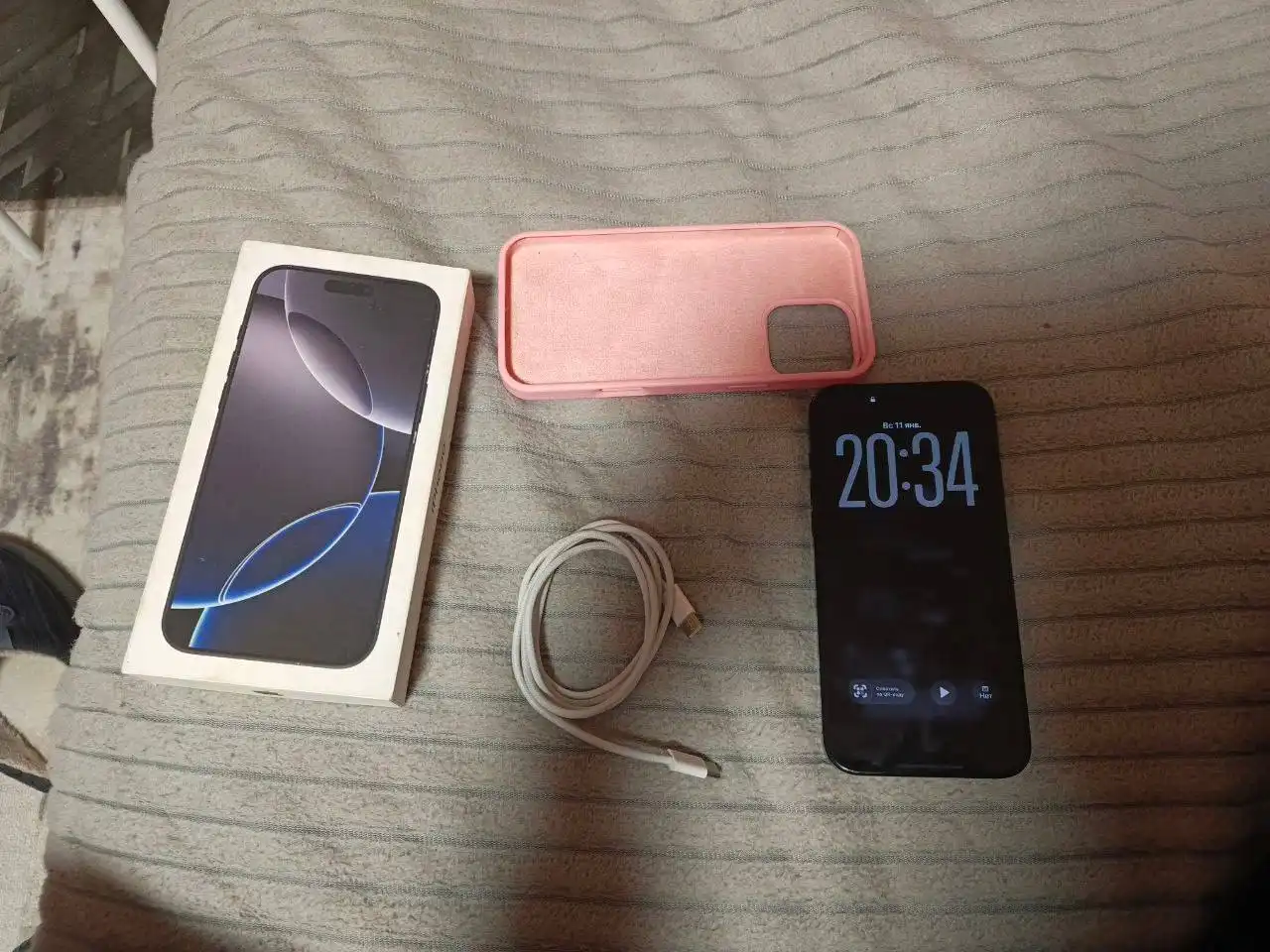 Продам iPhone 16 Pro Max 256 ГБ - Смартфоны (Электроника) в Владивосток