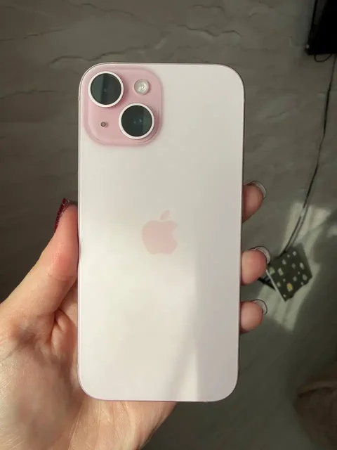 Продам iPhone 15 розовый 128ГБ - Видеоигры в Владивосток