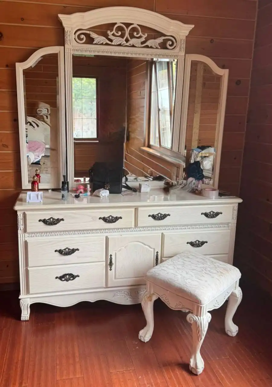 Продажа антикварного спального гарнитура - Барахолка в Владивосток