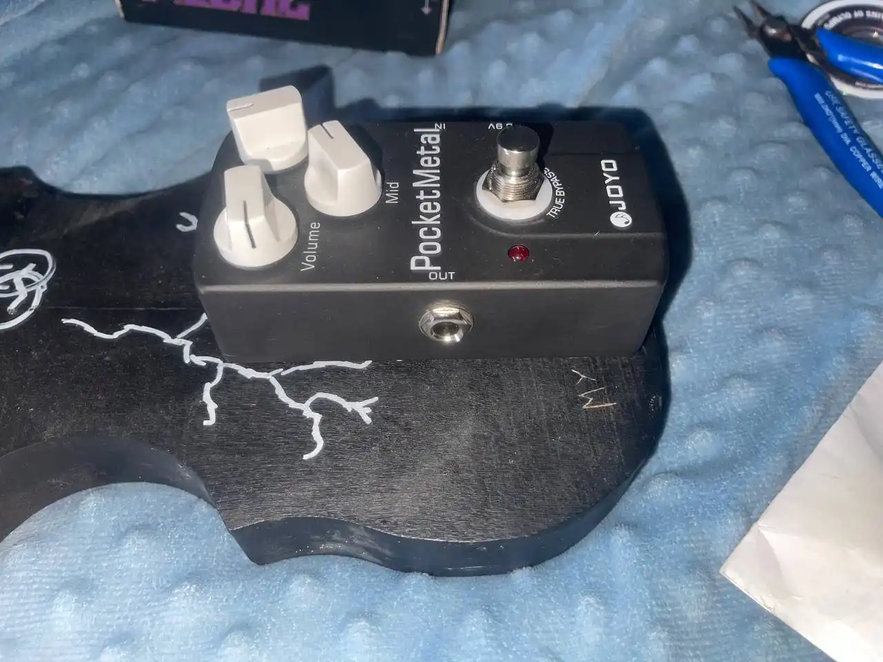 Продам педаль эффектов для гитары distortion - Музыкальные инструменты и оборудование (Хобби и отдых) в Владивосток