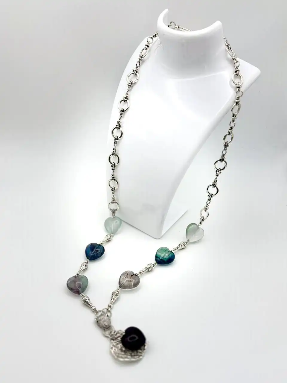 Сотауар ручной работы из флюорита с родированной фурнитурой - Украшения (Барахолка) в Владивосток