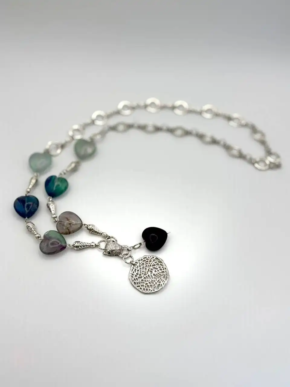 Сотауар ручной работы из флюорита с родированной фурнитурой - Украшения (Барахолка) в Владивосток