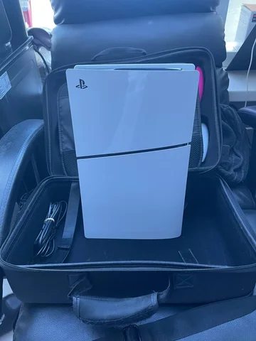 Продам PlayStation 5 Slim 1TB с дисководом и аксессуарами - Электроника в Владивосток