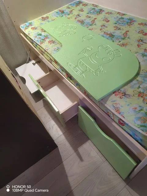 Продам подростковую кровать с матрасом - Профессиональное оборудование в Владивосток