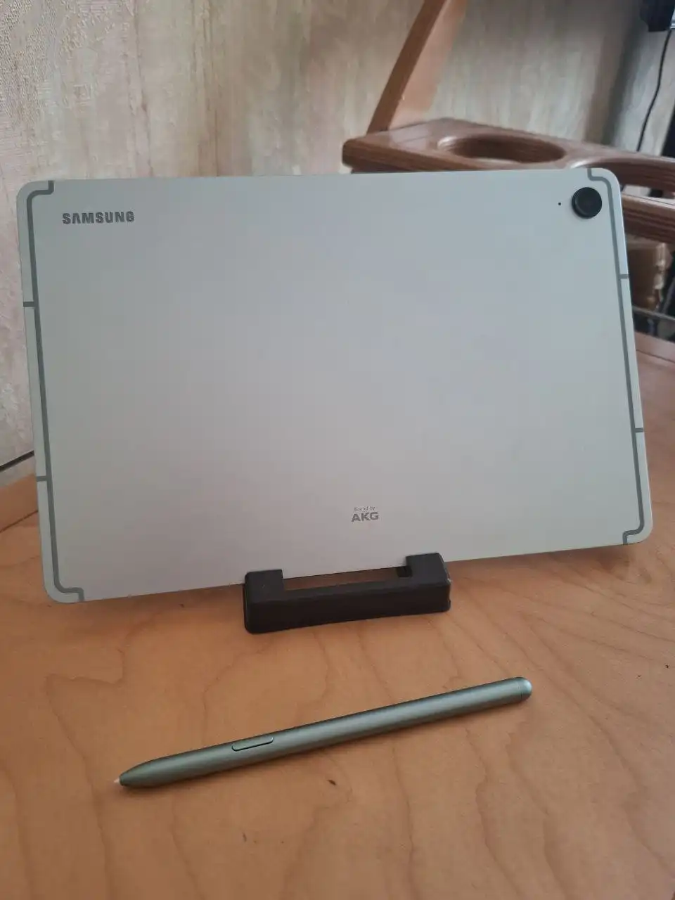 Продам Планшет Samsung Galaxy Tab S9 FE 128 гб с стилусом - Планшеты (Электроника) в Владивосток