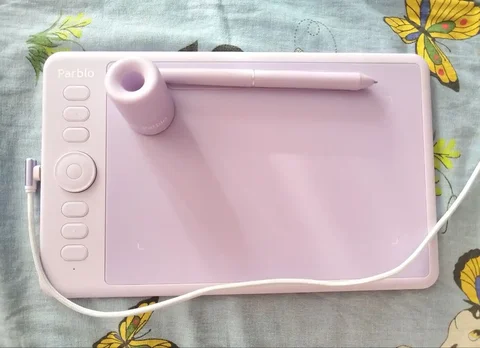 Графический планшет Parblo Intangbo S в идеальном состоянии - Аксессуары для телефонов в Владивосток