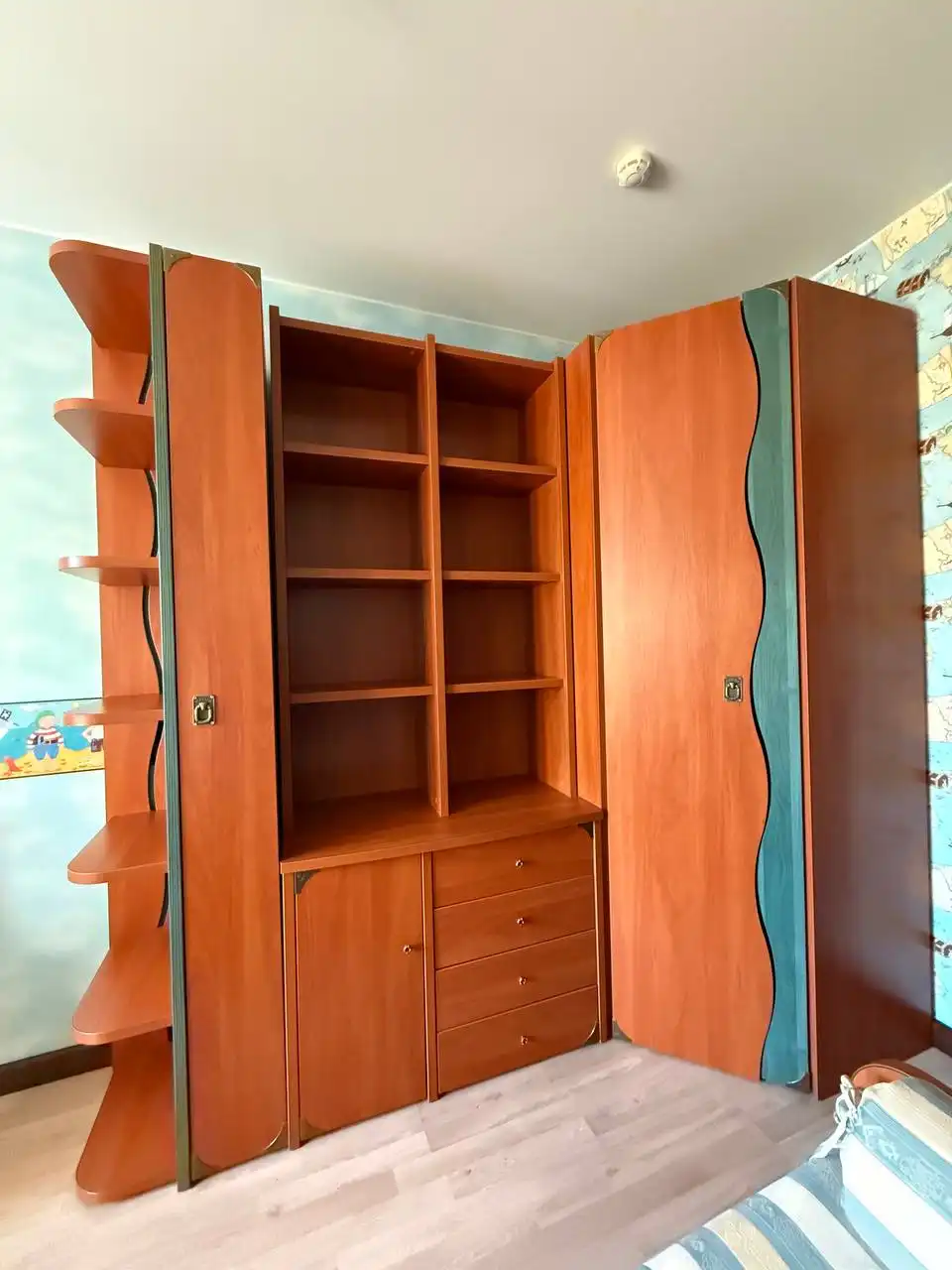 Продажа комплекта детской мебели от фабрики «Прагматика» - Мебель (Для дома и дачи) в Калининград