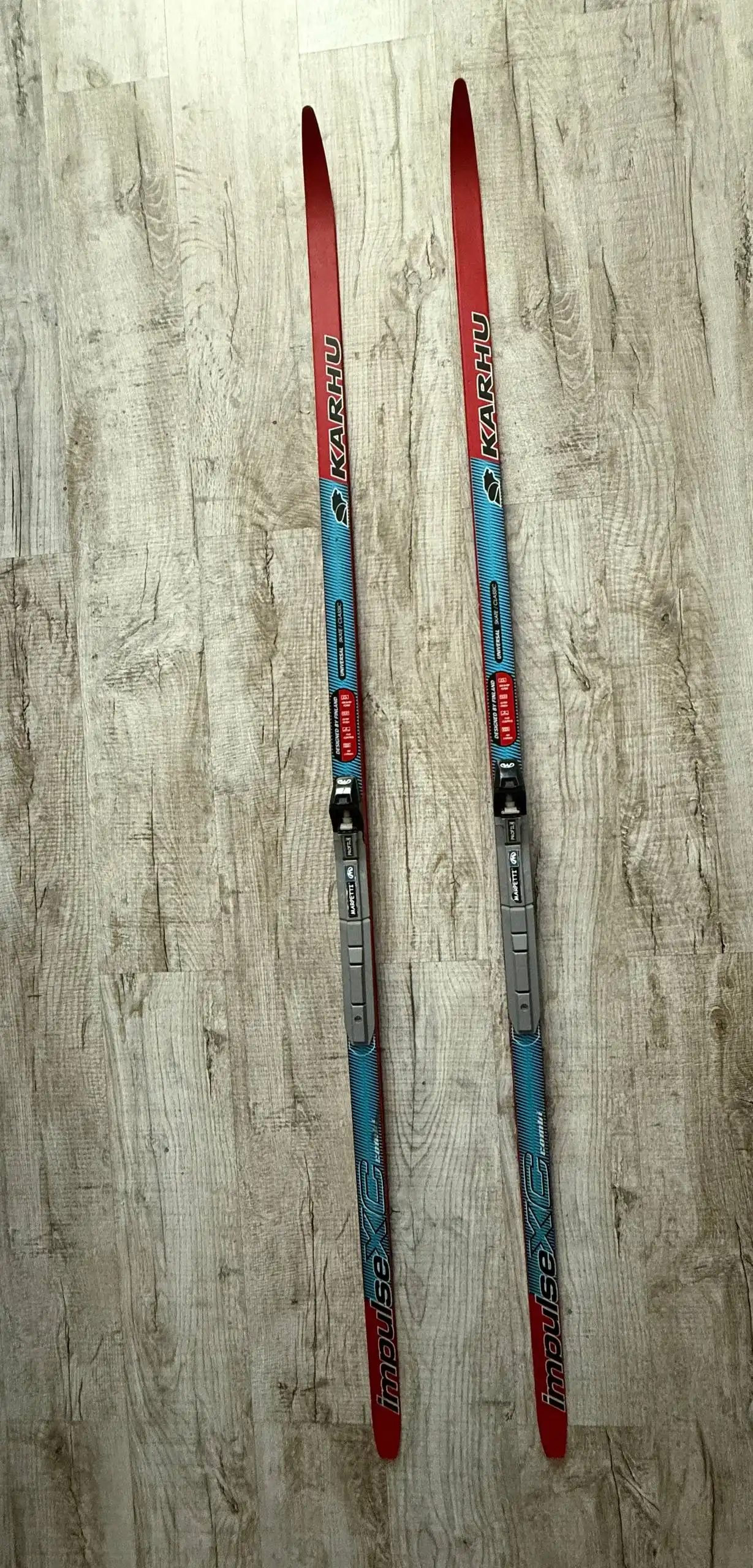 Продам лыжи беговые пластиковые KARHU 188 см - Лыжи (Хобби и отдых) в Владивосток