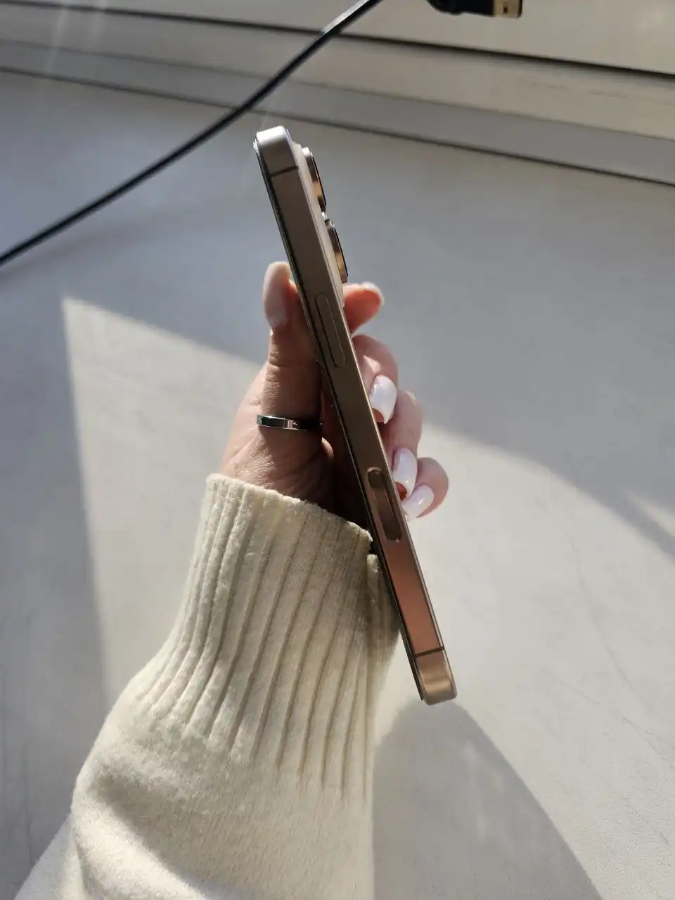 Продам Айфон 16 Pro 256гб золотой - Смартфоны (Электроника) в Владивосток