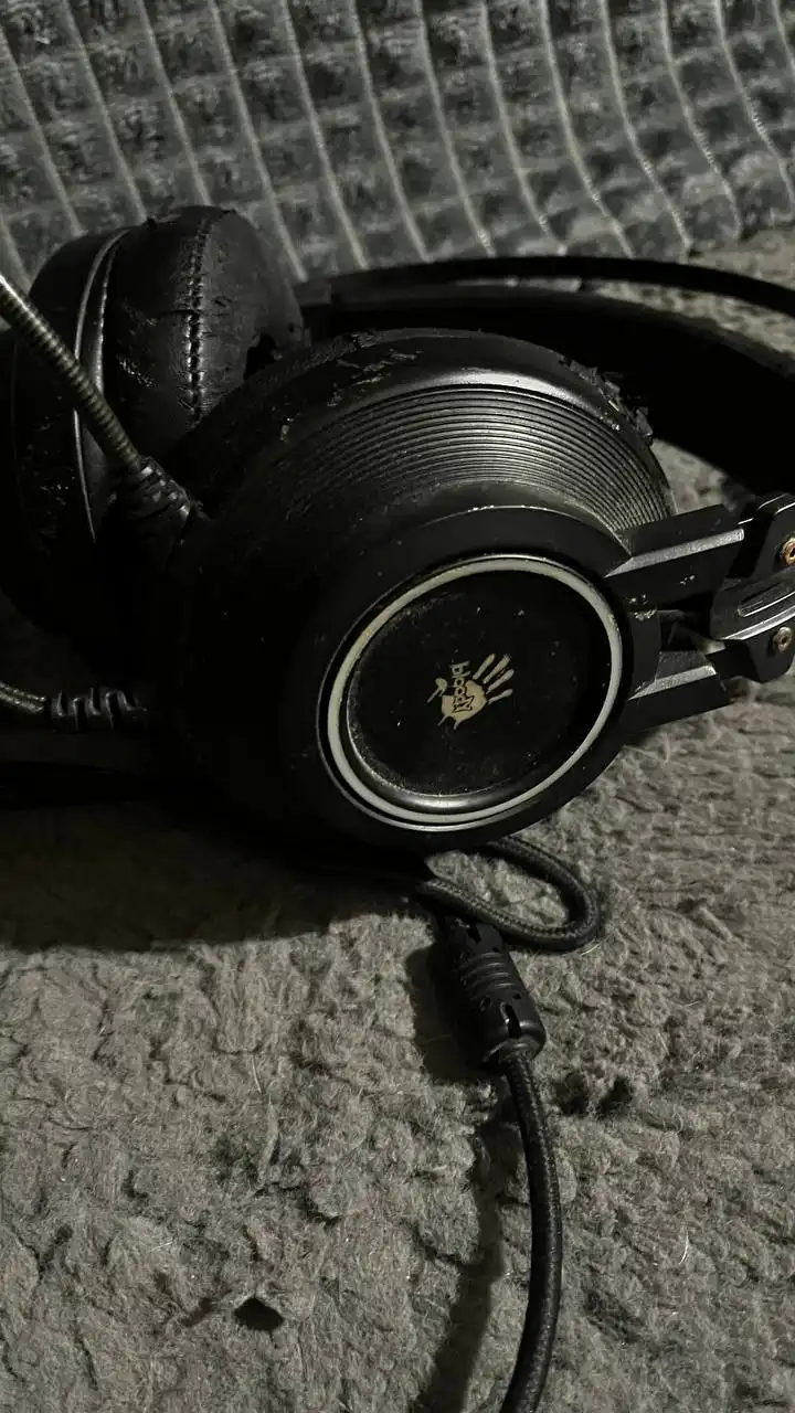 Продажа старых вещей: клавиатура HP, игровая гарнитура, каблуки, набор для рисования - Барахолка в Владивосток