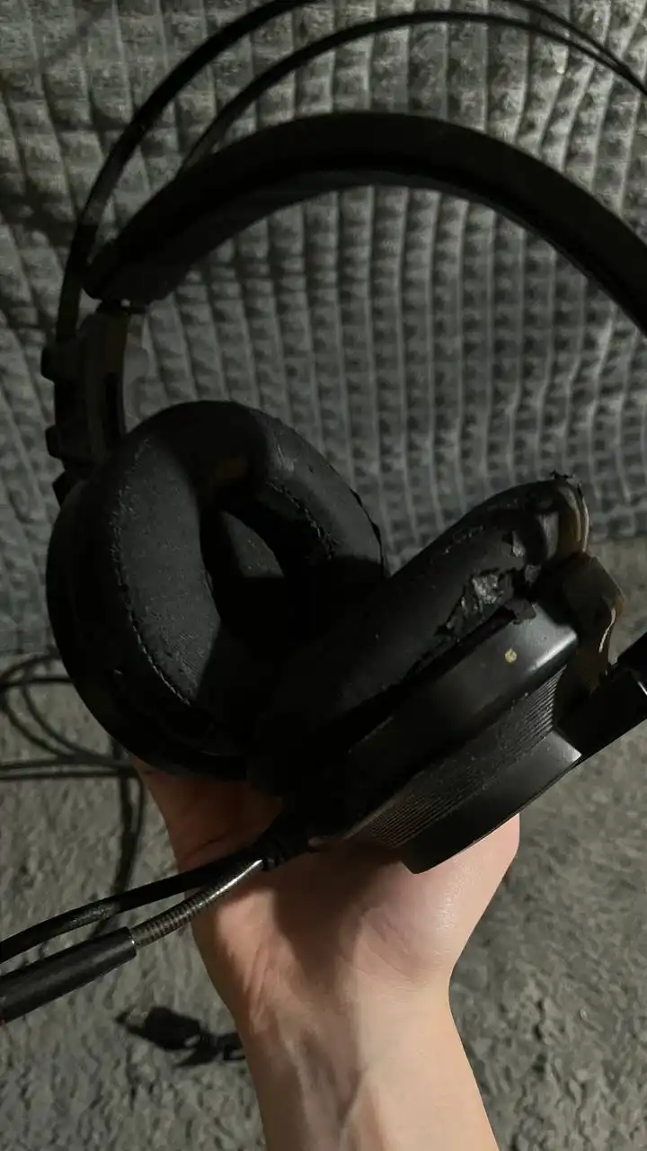 Продажа старых вещей: клавиатура HP, игровая гарнитура, каблуки, набор для рисования - Барахолка в Владивосток