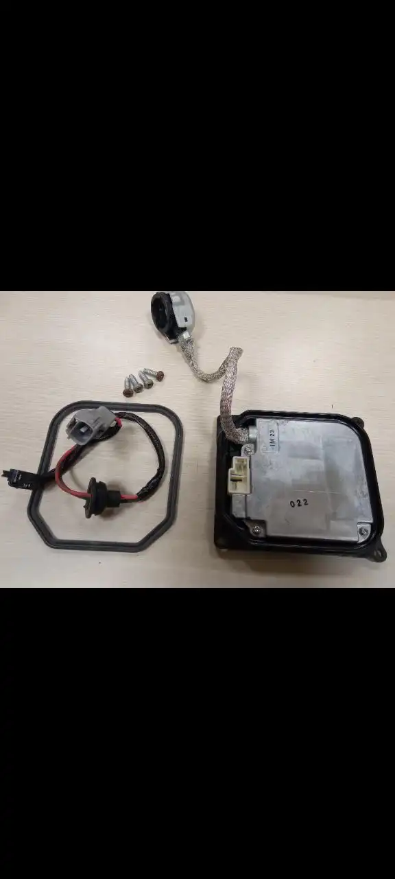 Продам блок розжига ксенона для Toyota - Освещение (Запчасти) в Владивосток