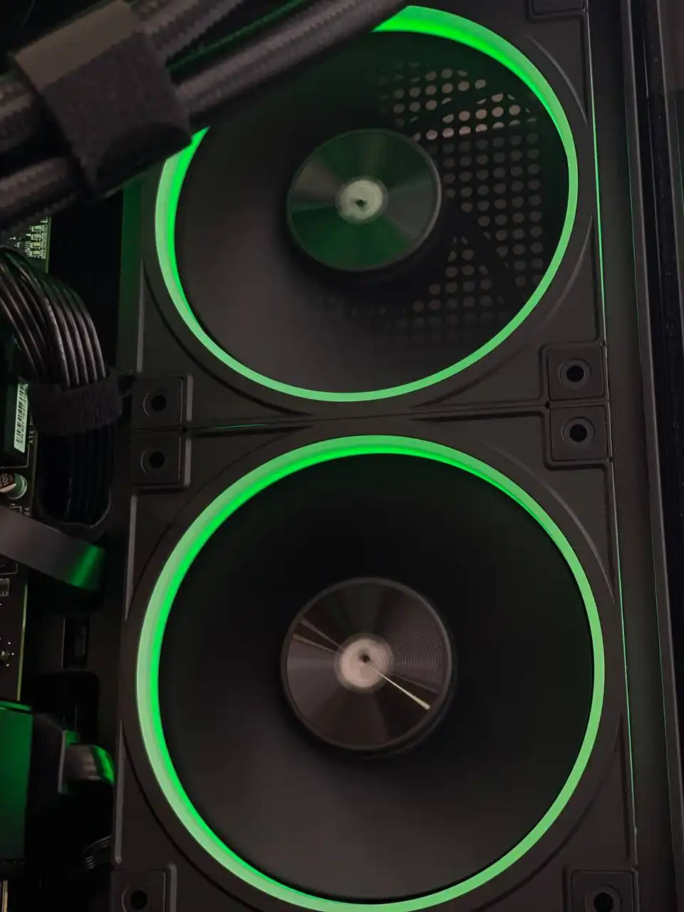 Игровой компьютер R5 7500F / RTX5060 / 32GB - Компьютеры (Электроника) в Владивосток