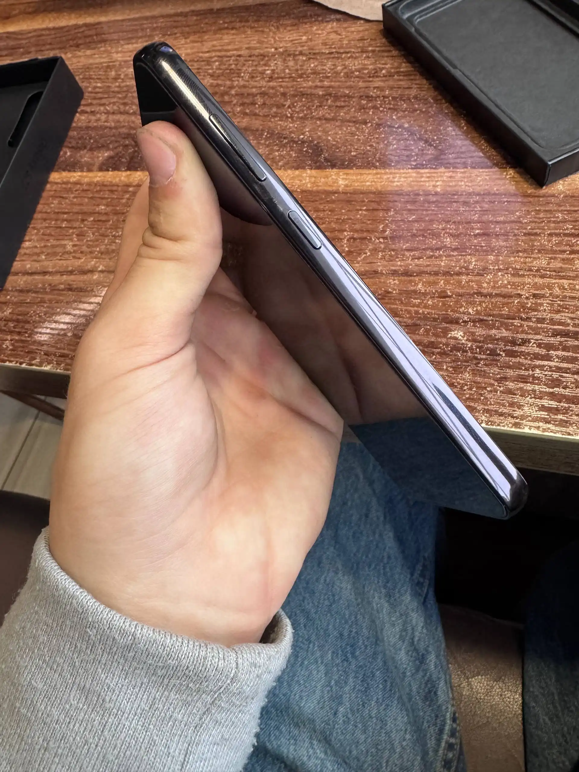 Продам Samsung S23 256гб черный - Смартфоны (Электроника) в Владивосток