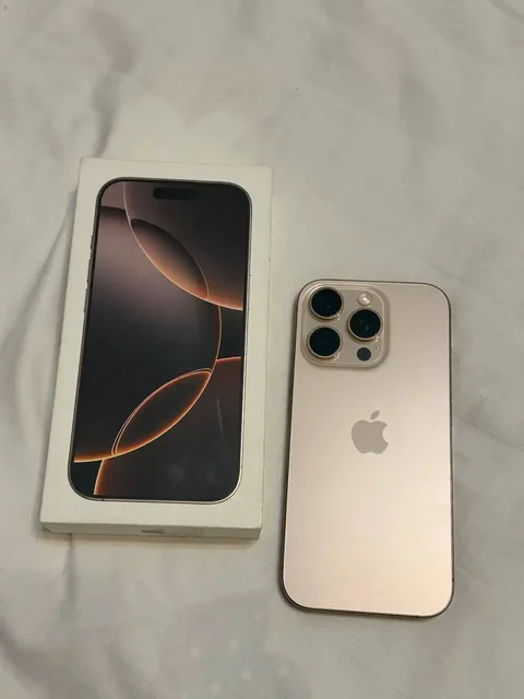 Apple iPhone 16 Pro Desert Titanium 256 ГБ - Смартфоны в Владивосток