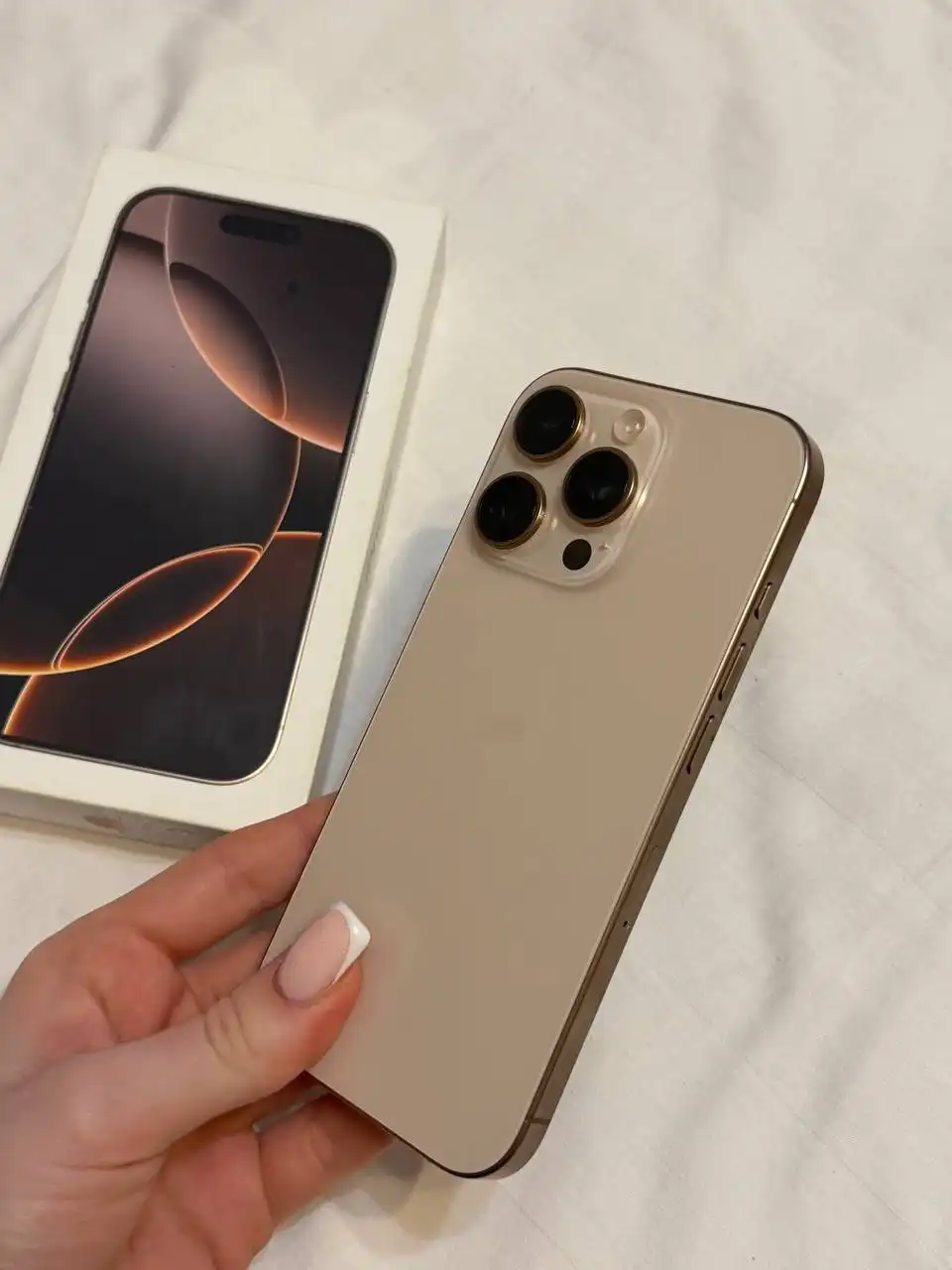 Apple iPhone 16 Pro Desert Titanium 256 ГБ - Смартфоны (Электроника) в Владивосток