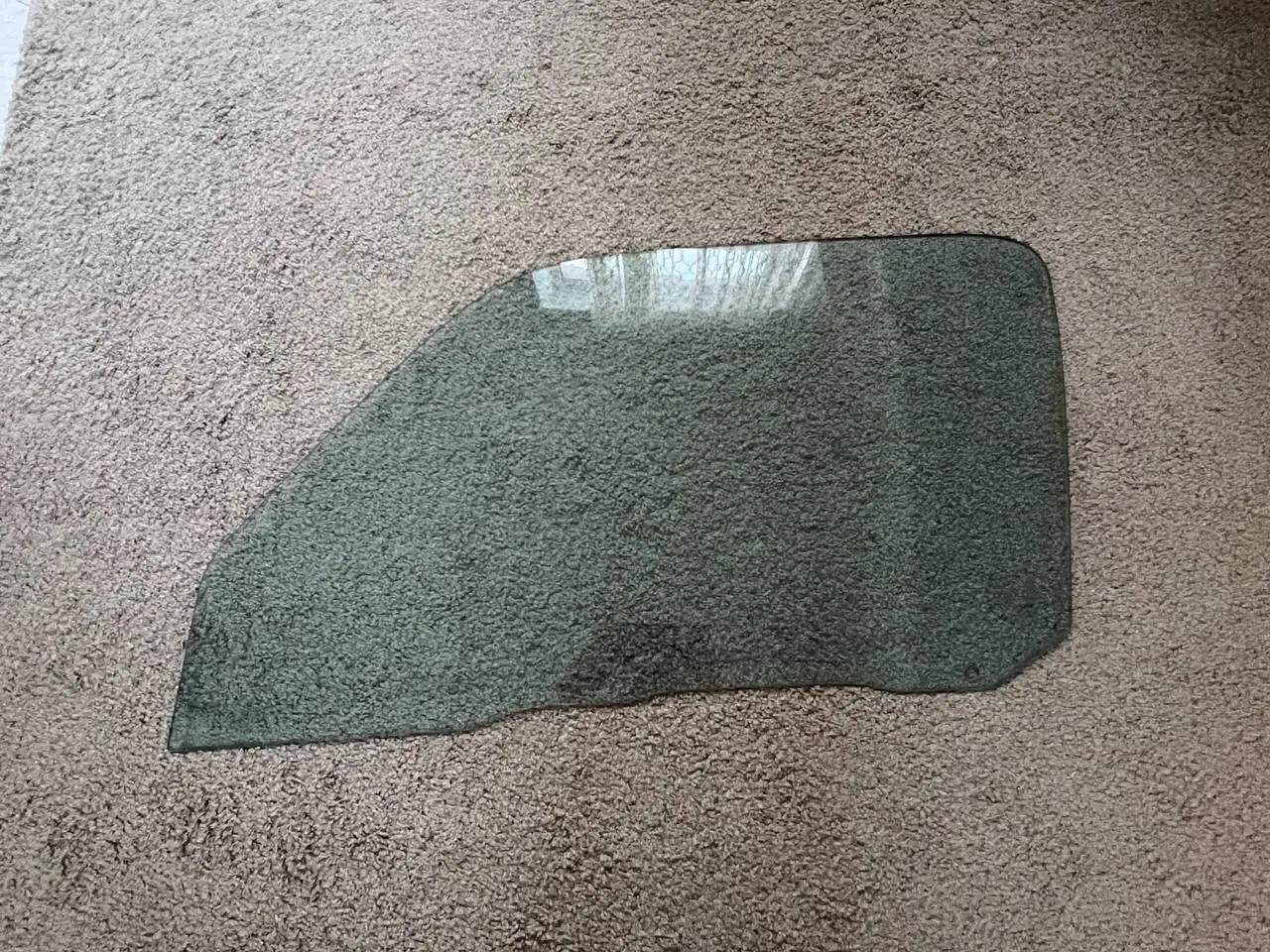 Toyota Hiace KZH 1KZ — стекла дверей (комплект) - Автостекла (Запчасти) в Владивосток