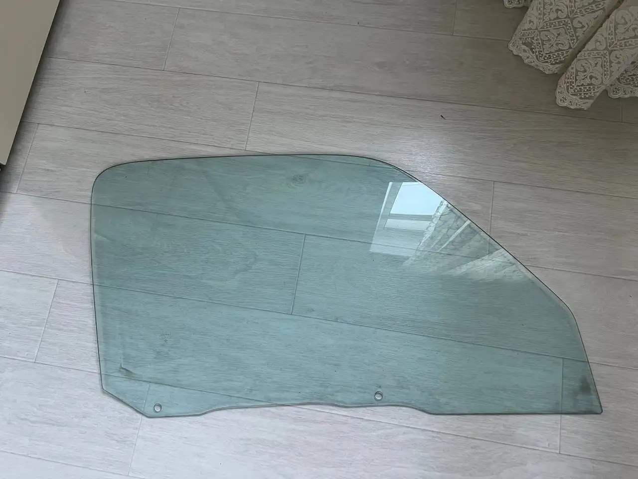 Toyota Hiace KZH 1KZ — стекла дверей (комплект) - Автостекла (Запчасти) в Владивосток