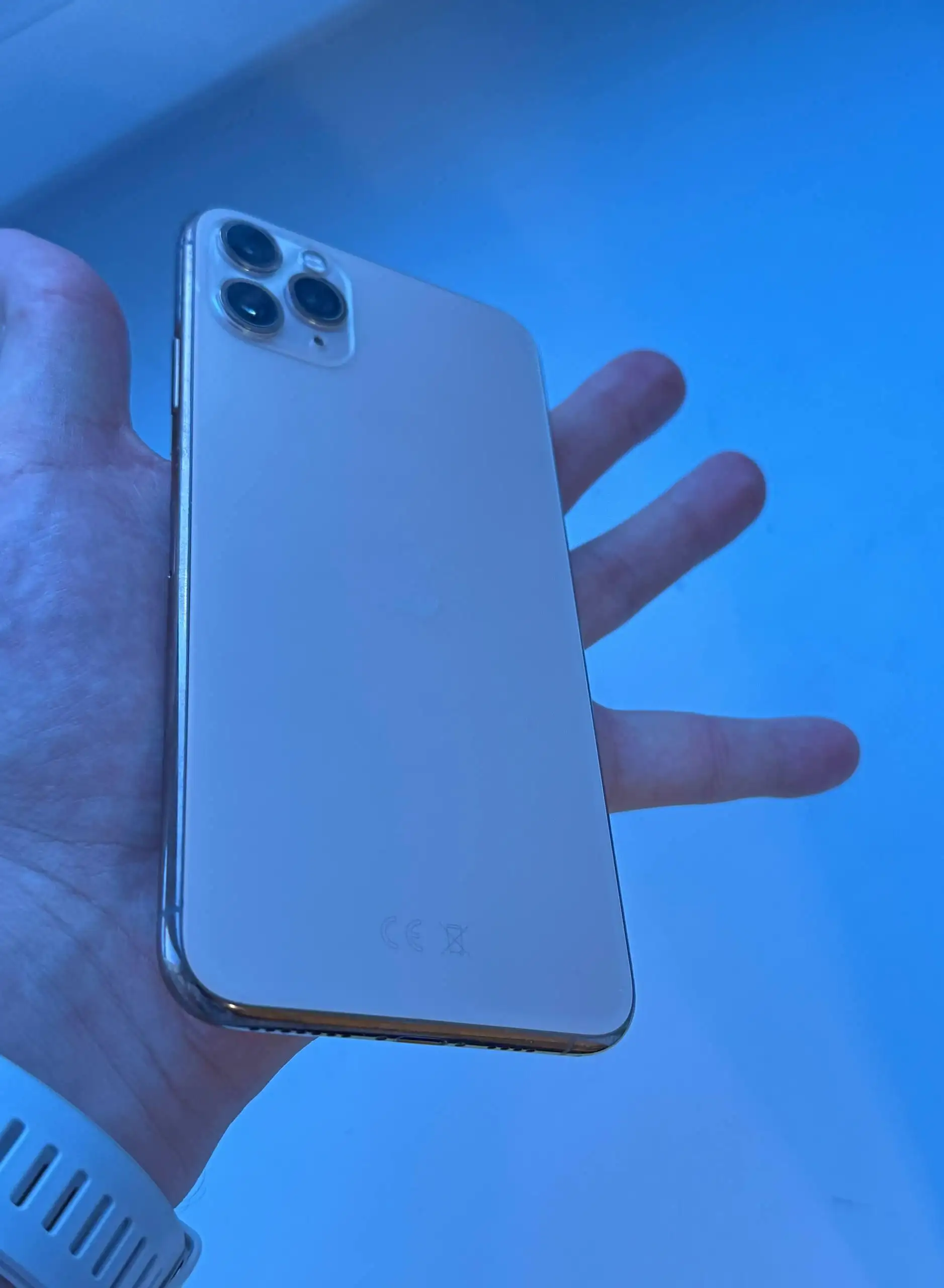 iPhone 11 Pro Max 256 ГБ золотой - Смартфоны (Электроника) в Владивосток