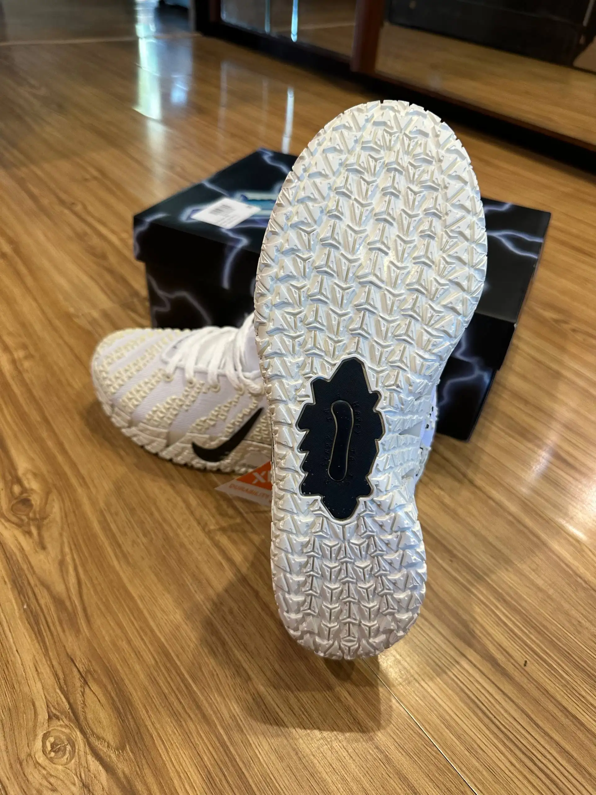 Кроссовки баскетбольные мужские новые 41 размер - Обувь (Одежда) в Владивосток