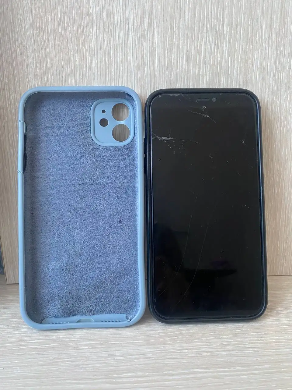 iPhone 11 128GB с разбитым экраном и Face ID - Смартфоны (Электроника) в Владивосток