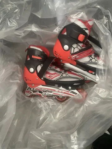 Ролики 42-44 размер - DVD диски в Владивосток