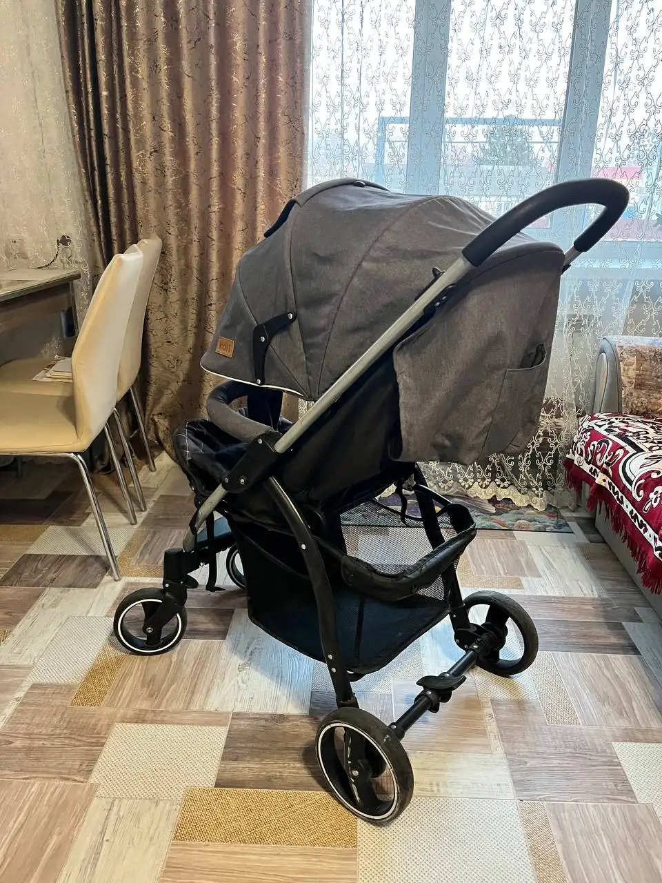 Продажа детской коляски демисезонной - Коляски (Товары для детей) в Владивосток