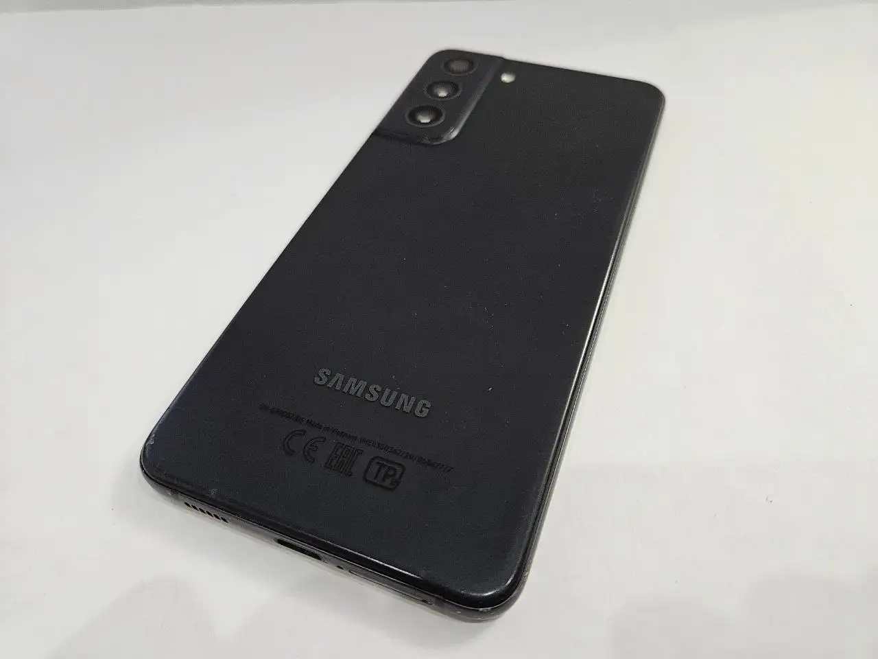 Samsung Galaxy S21 FE в отличном состоянии - Смартфоны (Электроника) в Владивосток