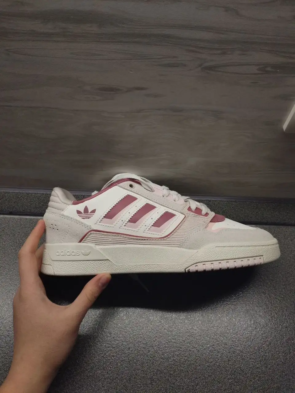 Продажа оригинальных кроссовок Adidas - Обувь (Одежда) в Владивосток